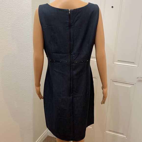 Sharagano Size 14 Scoop Neck Slimming Front Silver Studs Hardware Back Zipper - Picture 6 of 10